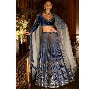 Lashkaraa Blue Velvet Embroidered Lehenga Set